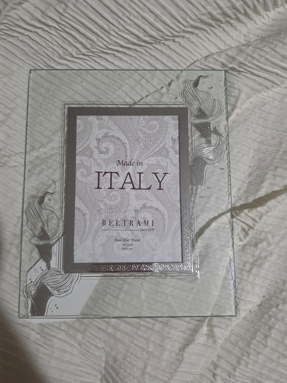 Made In Italy Etched Flower Frame- Minor Damage In The Lefthand Corner